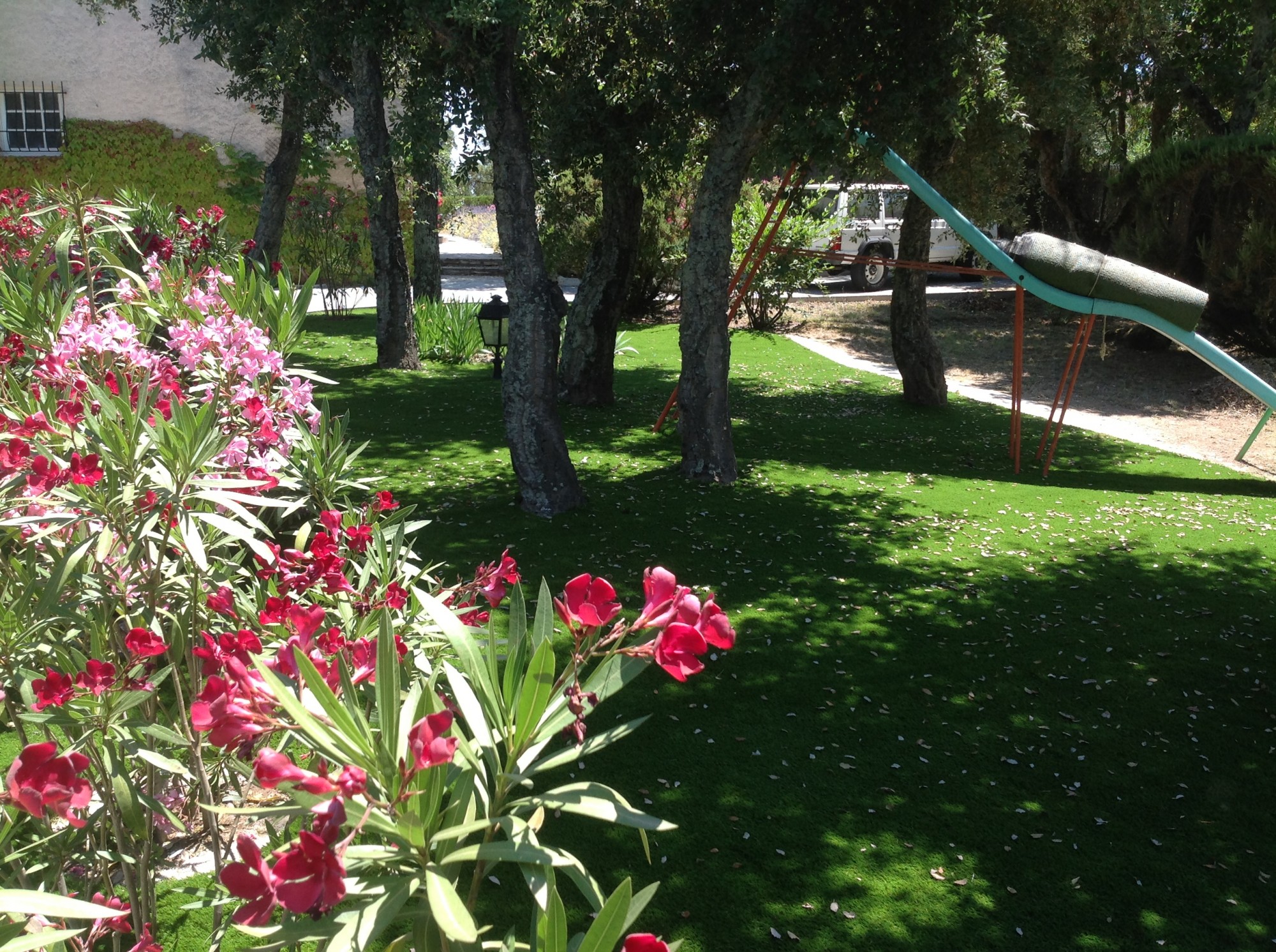 installation d'un gazon synthétique à Hyères