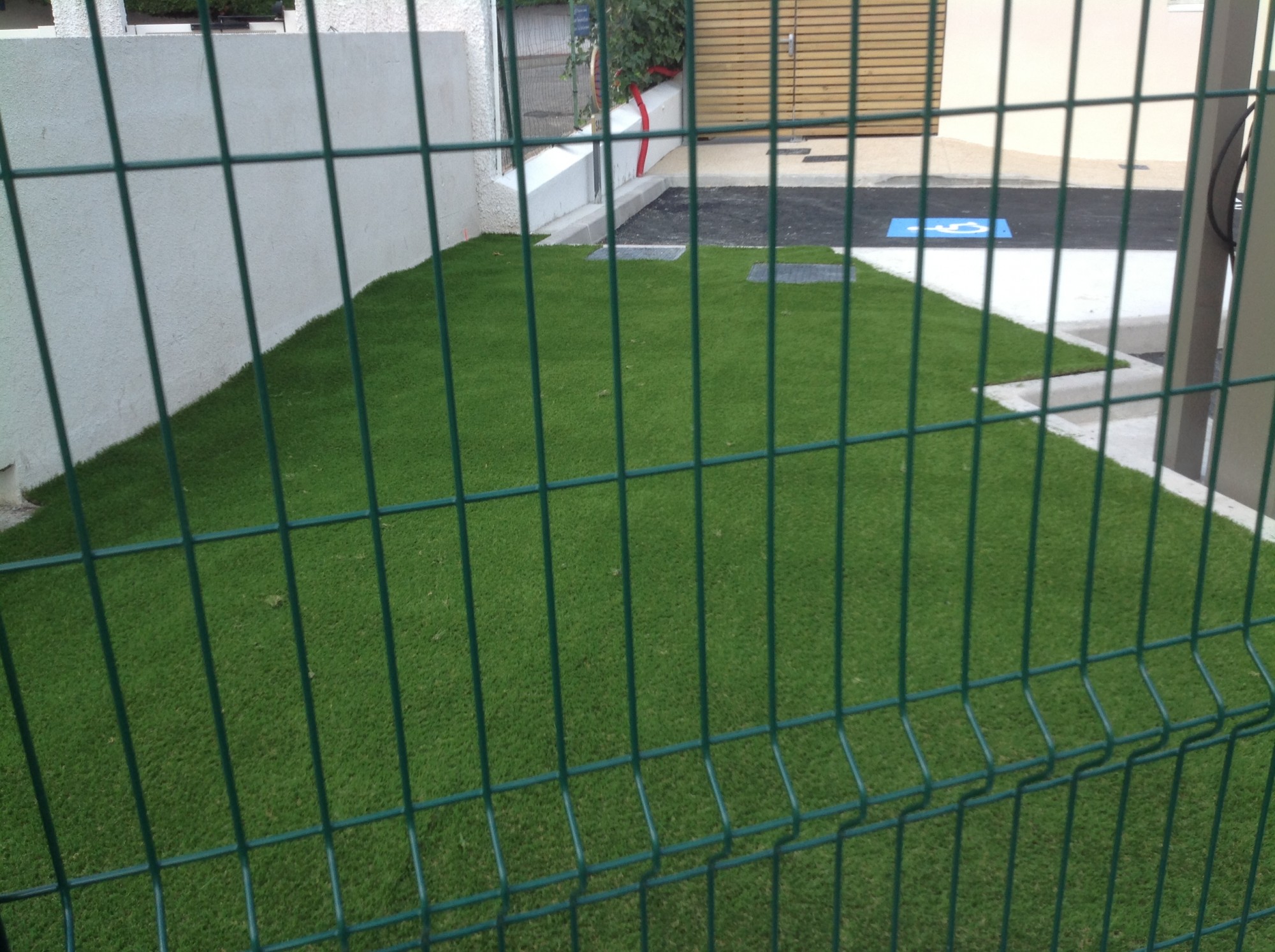 Installation de gazon synthétique à Montpellier