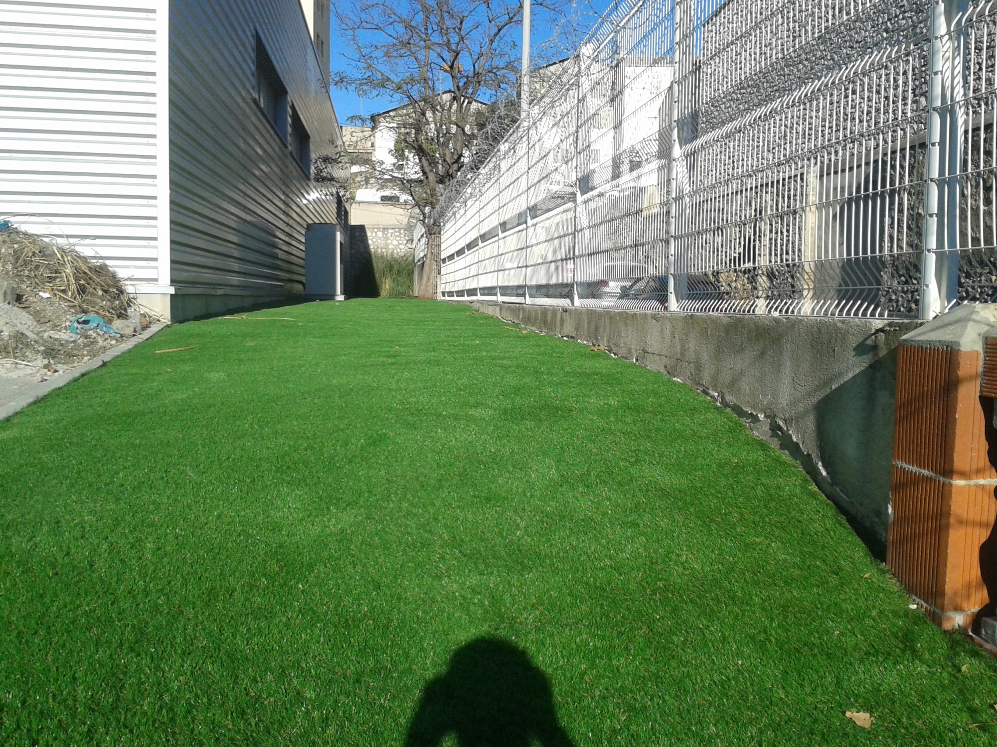 Pose d'un gazon synthétique à Marseille