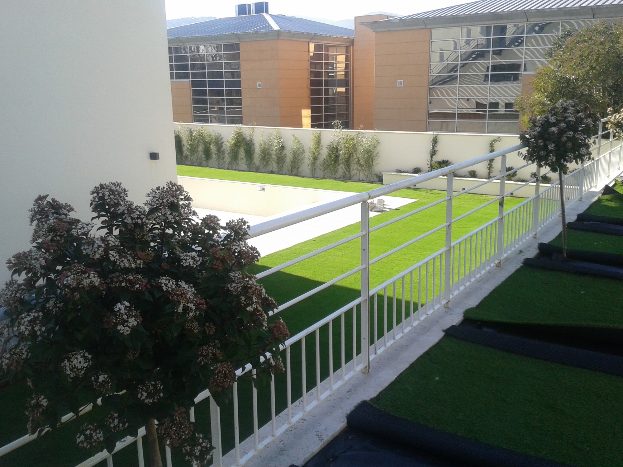 Chantier en gazon synthétique