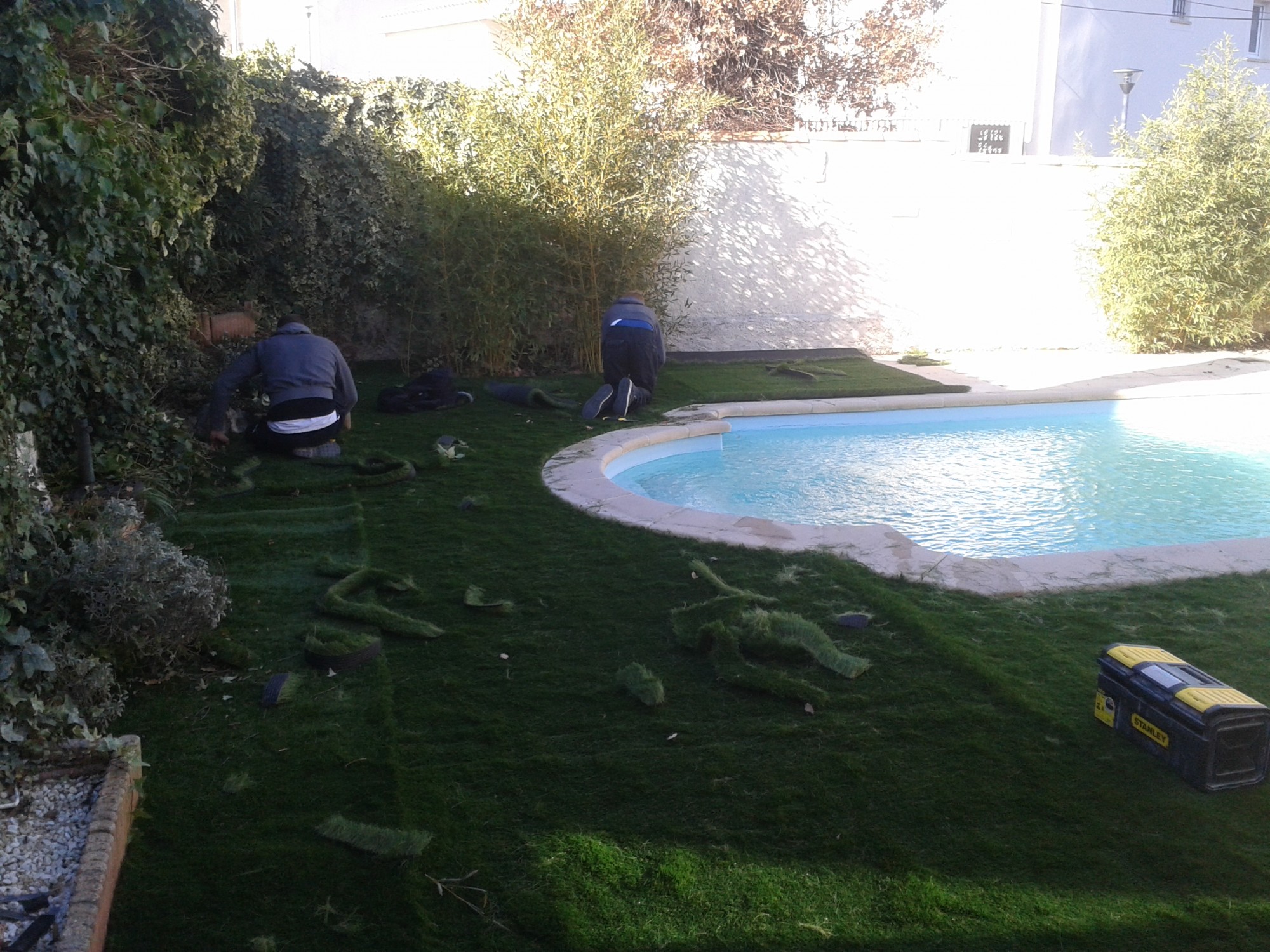 Pose de gazon synthétique à Nice