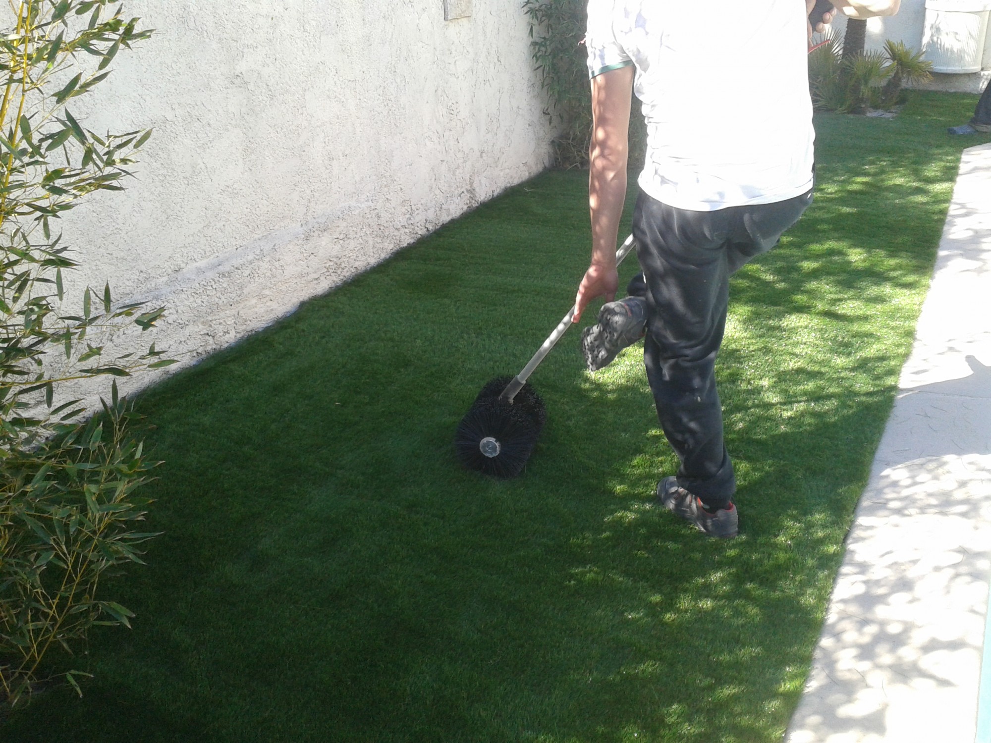 gazon synthétique spécial piscine à Aix en provence
