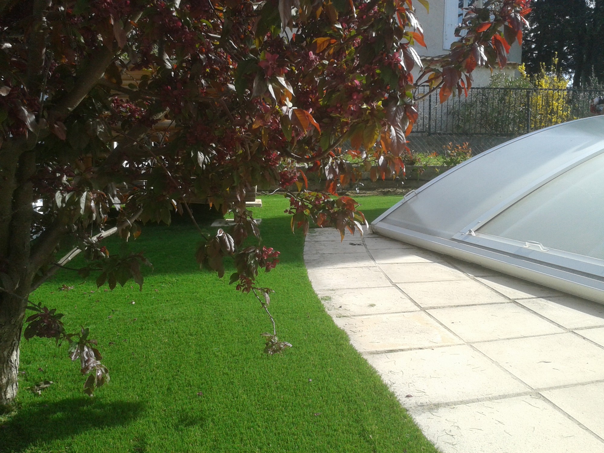 Meilleur poseur de gazon synthétique pour jardin à Nice