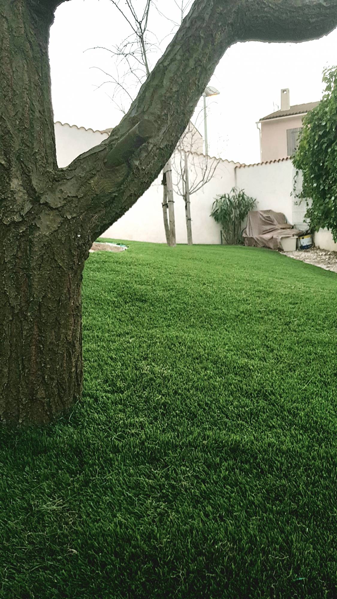 pose du gazon synthétique Bouc Bel Air