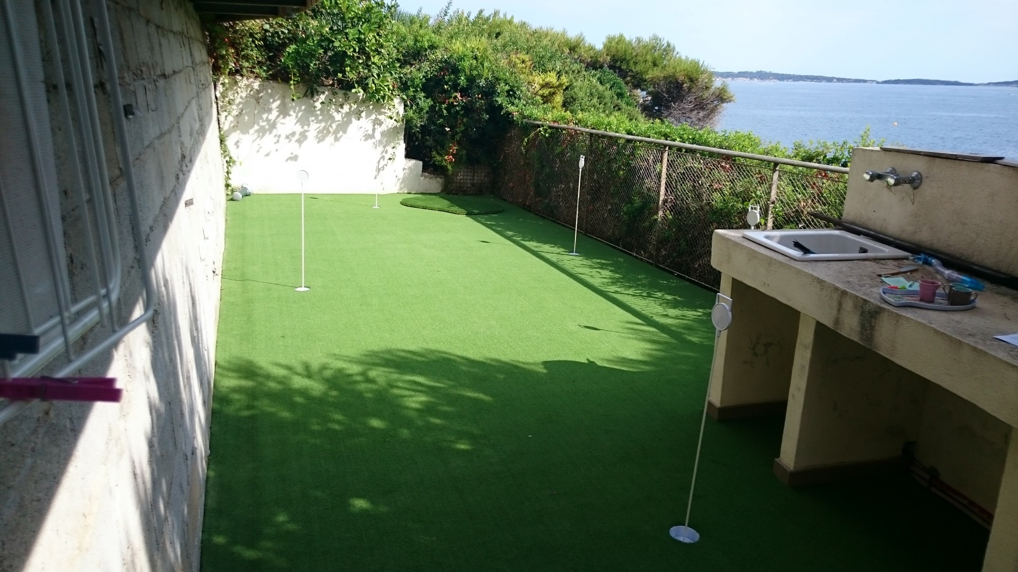 Pose d'une green synthétique à Toulon