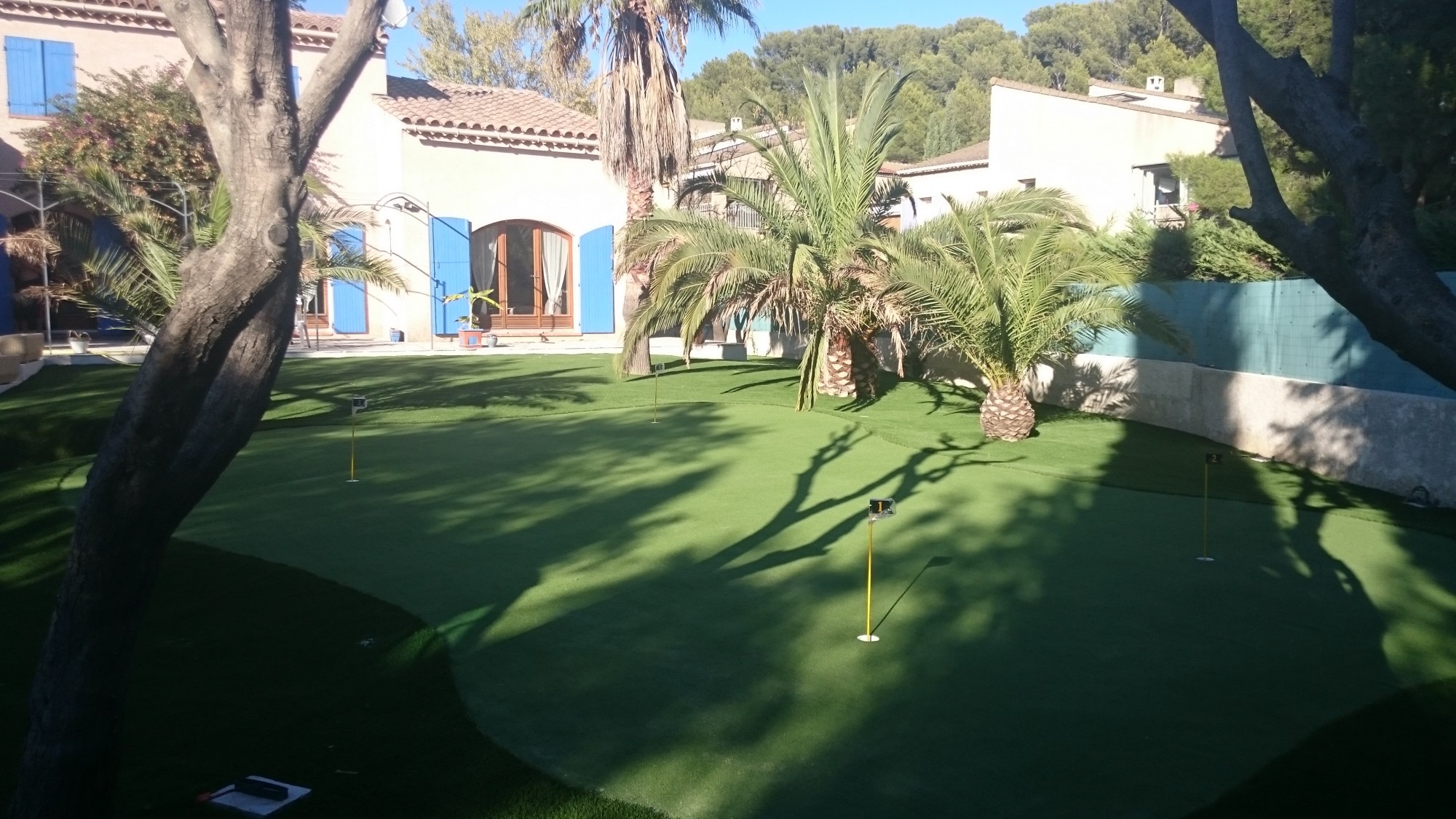 Univers gazons : poseur de green synthétique en France