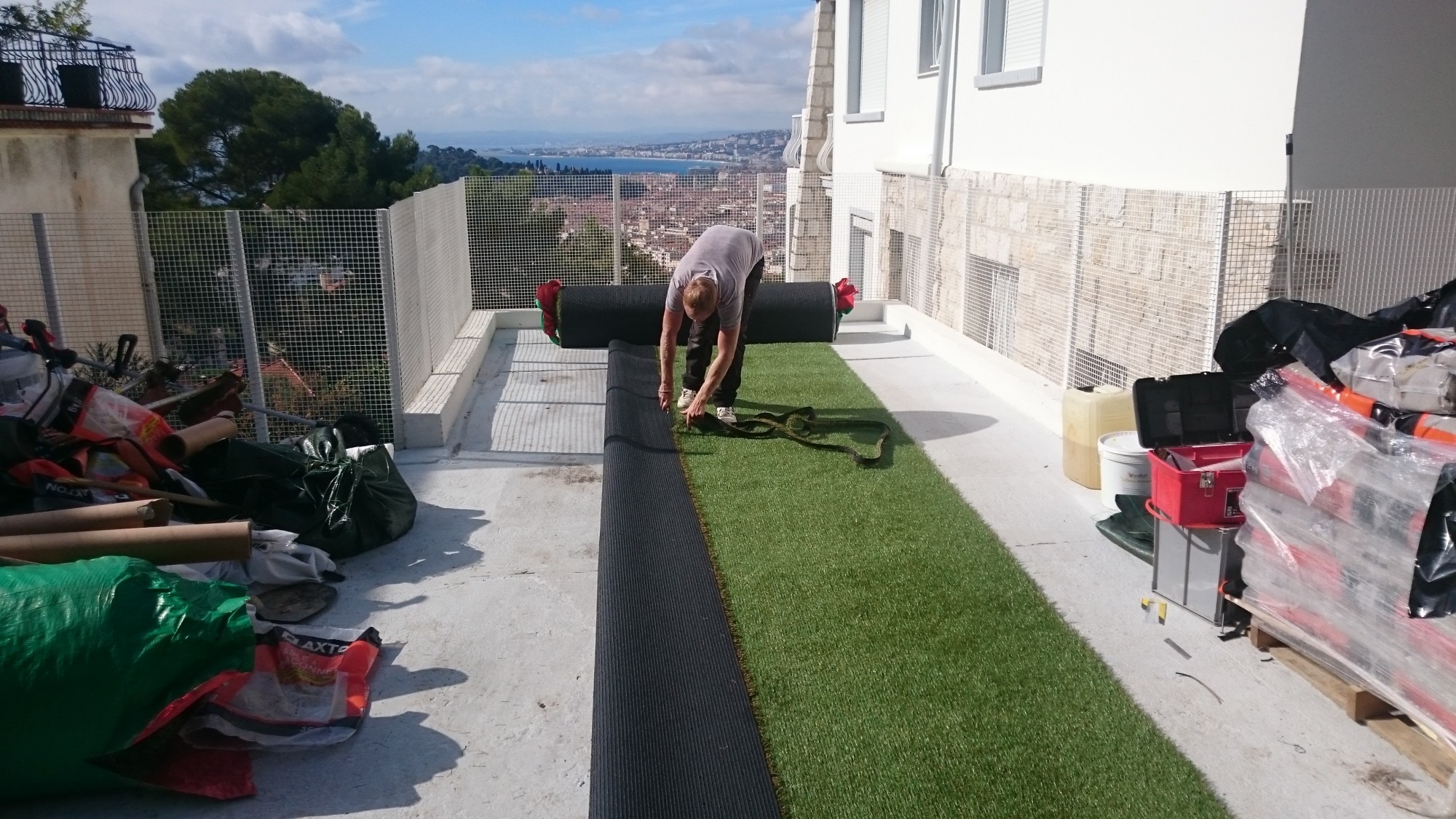 installation de gazon artificiel à Nice