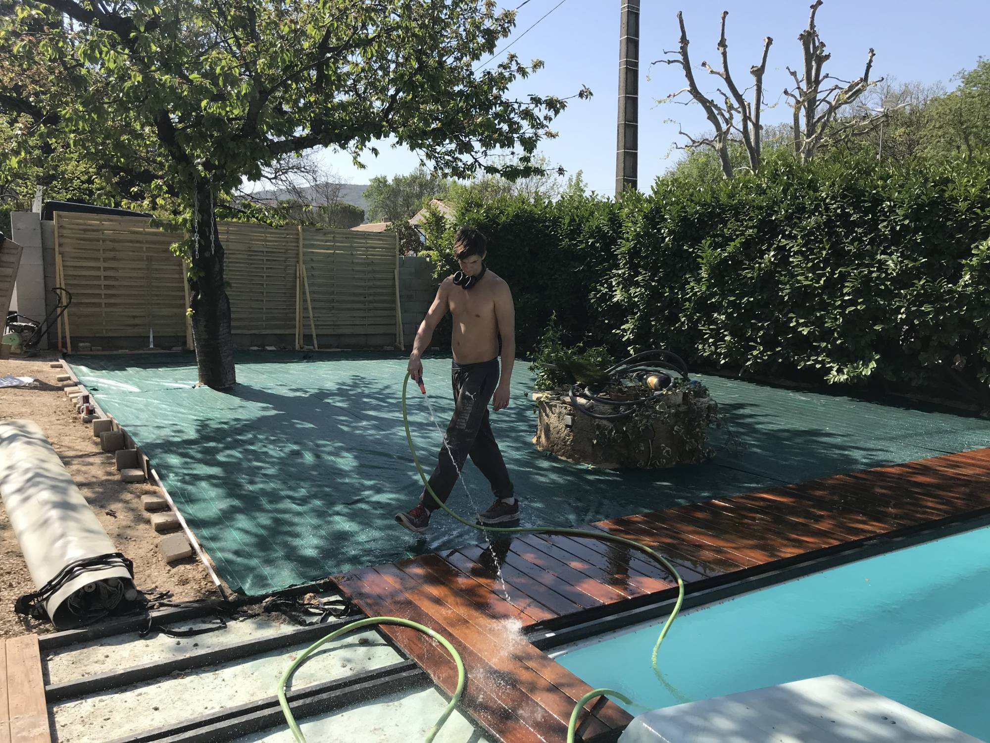 poseur de gazon synthétique à Bouc Bel Air