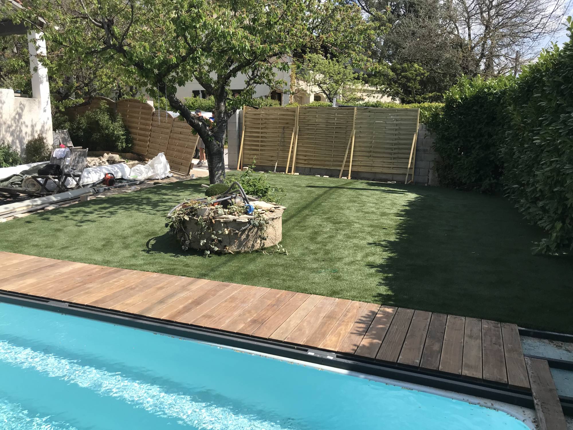 poseur de gazon artificiel à Bouc Bel Air