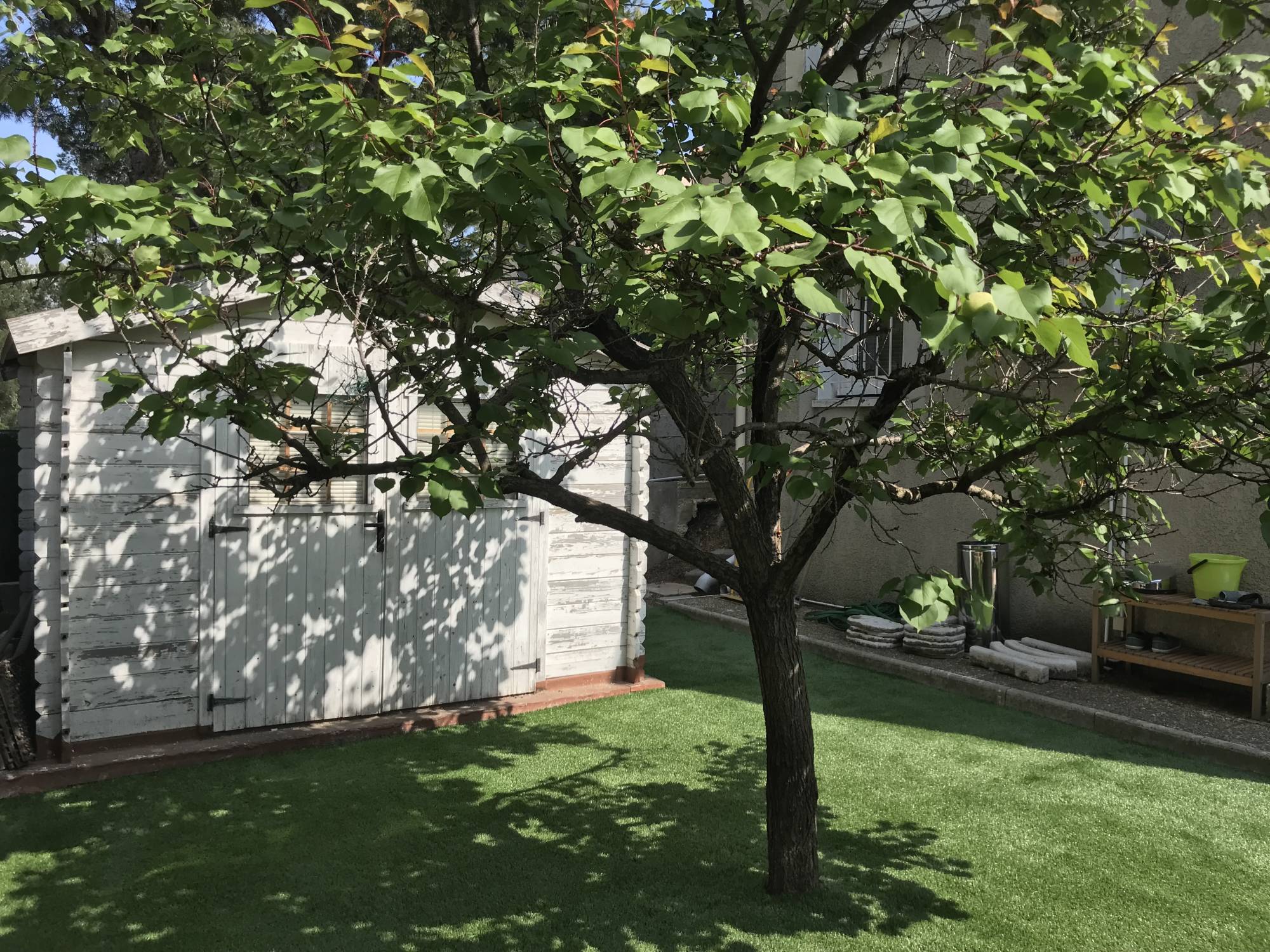 pose de gazon synthétique à Marseille