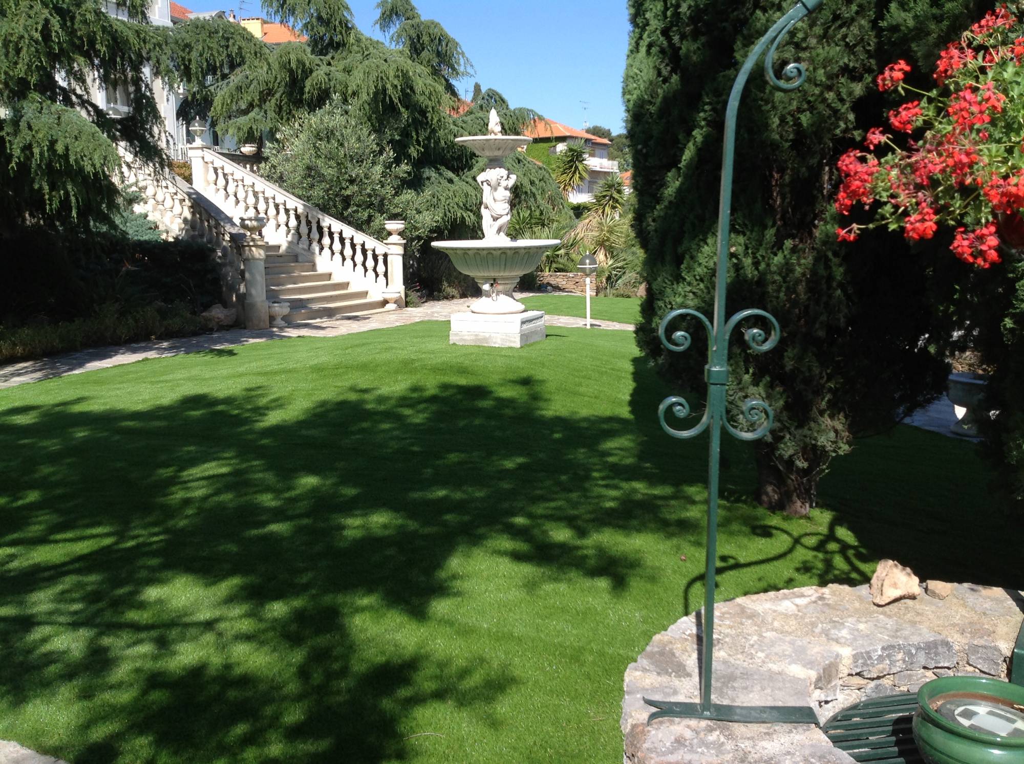 gazon artificiel à Simiane