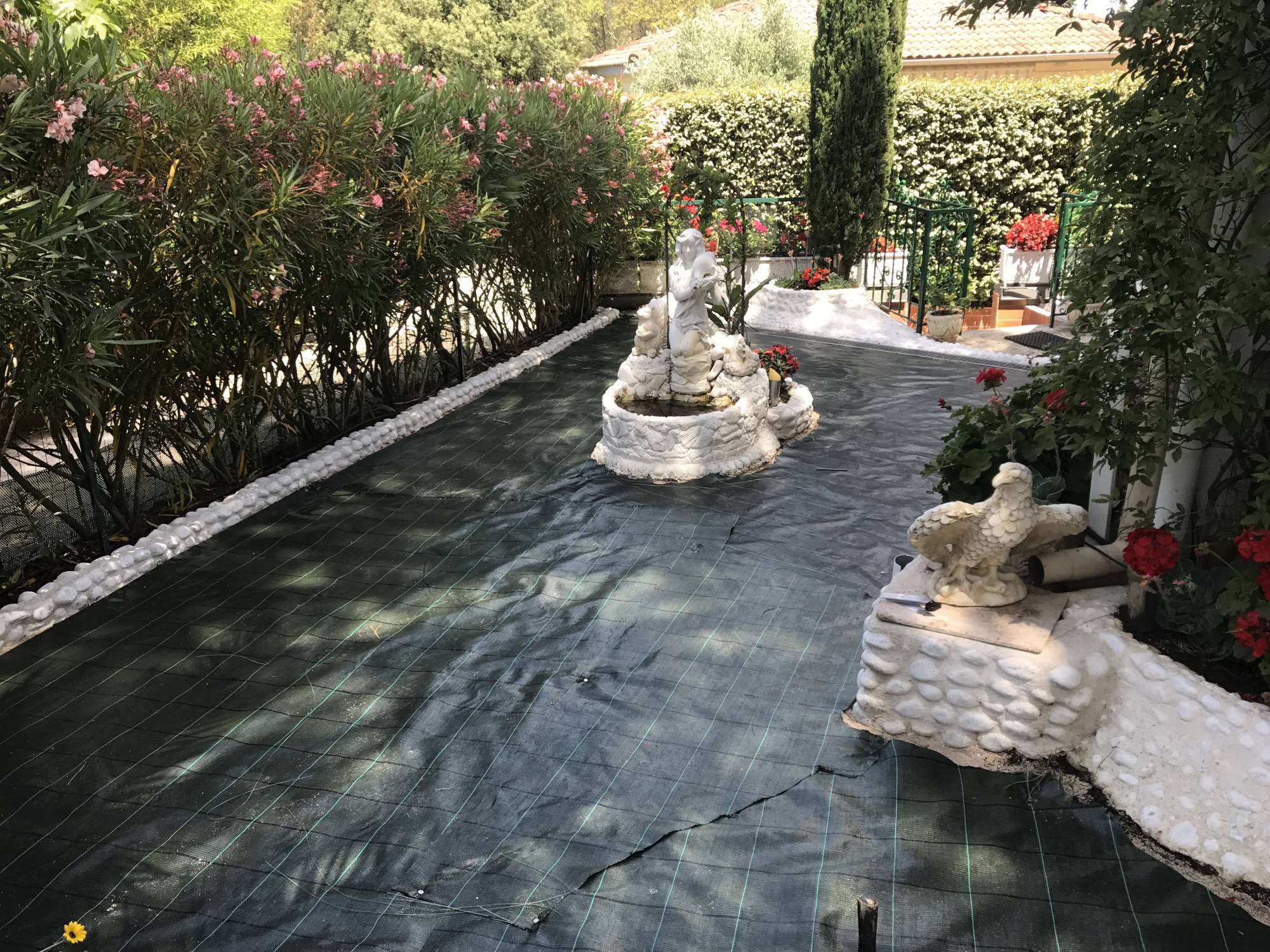 pose de gazon artificiel à Eguilles