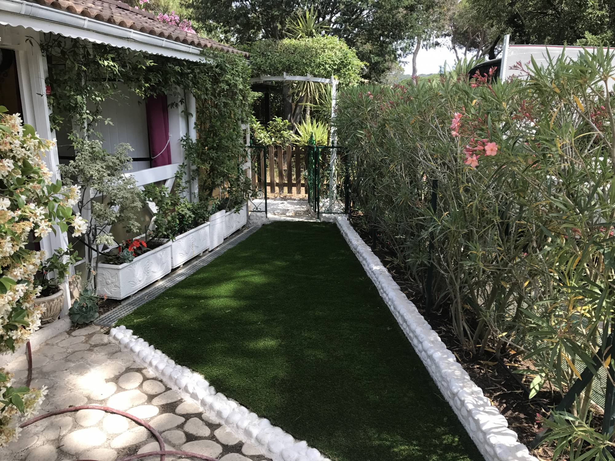 vente de gazon synthétique à Eguilles