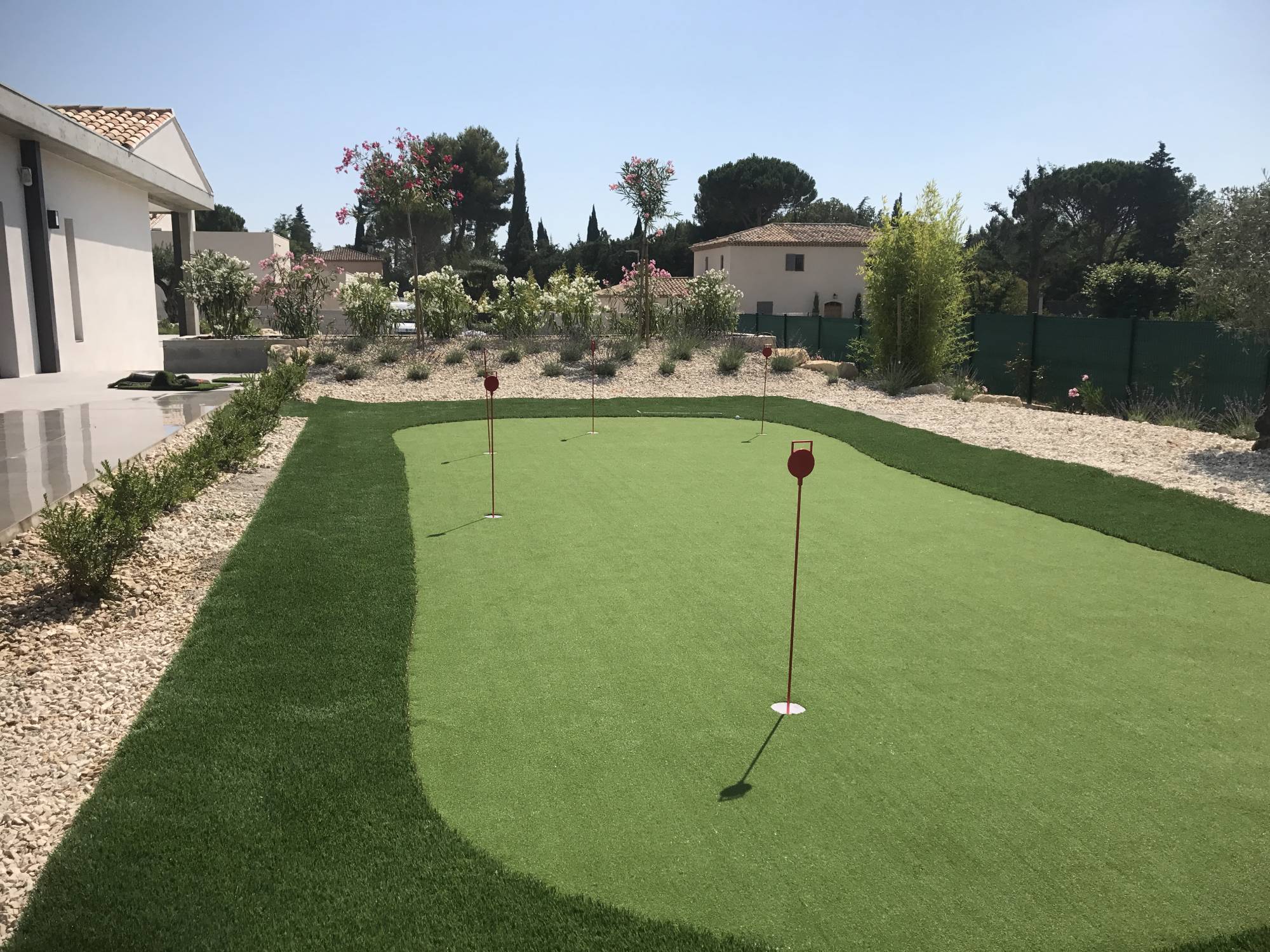 green de golf synthétique à Aix en Provence