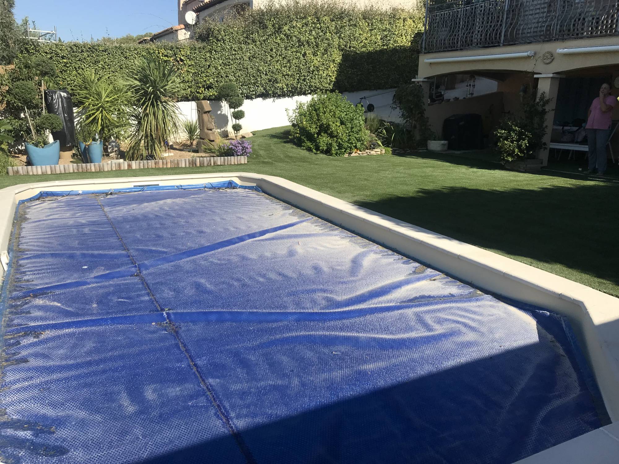 vente et pose de gazon synthétique aux pennes Mirabeau