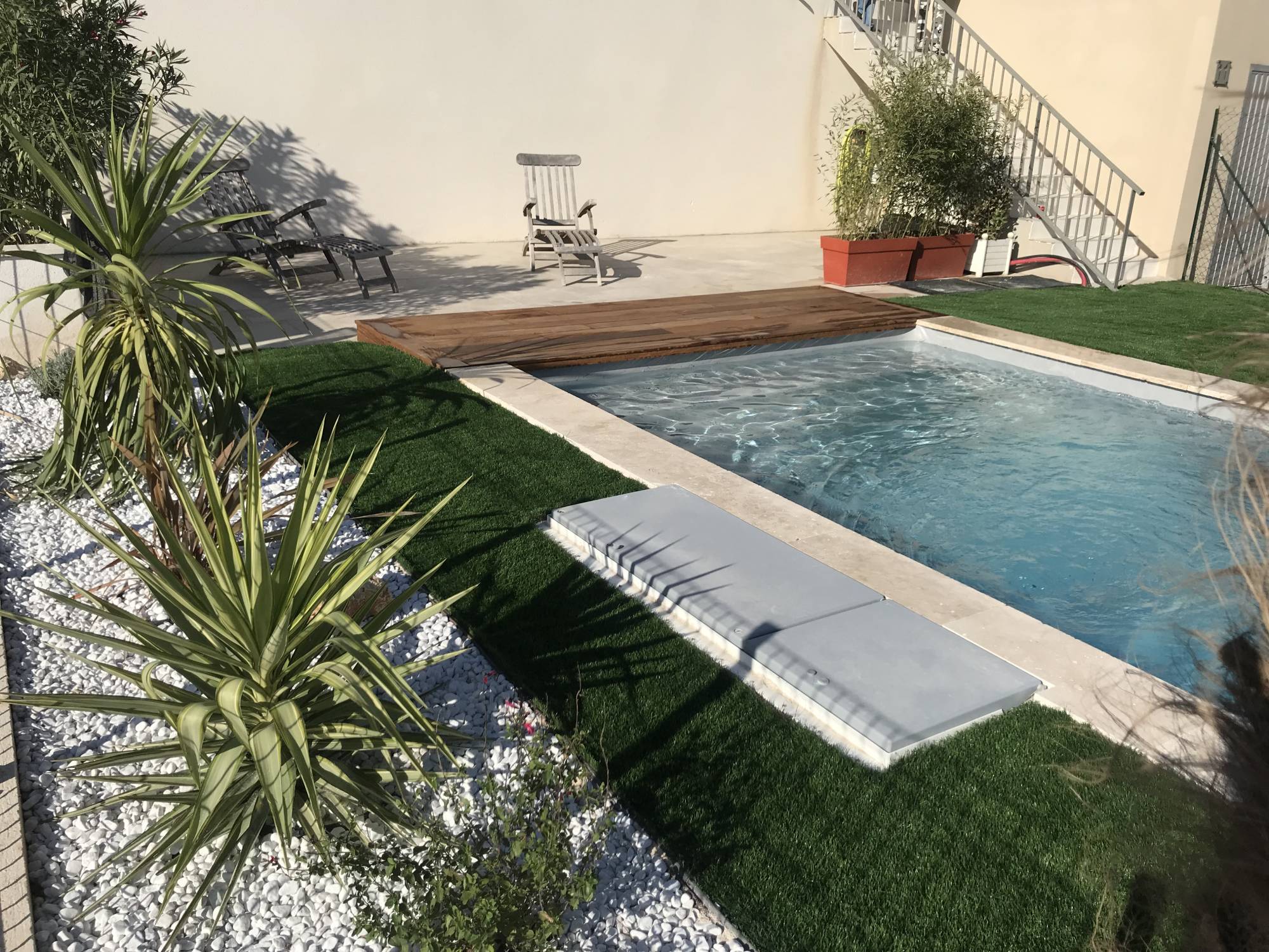 vendeur et poseur de gazon synthétique à Aix Les Milles