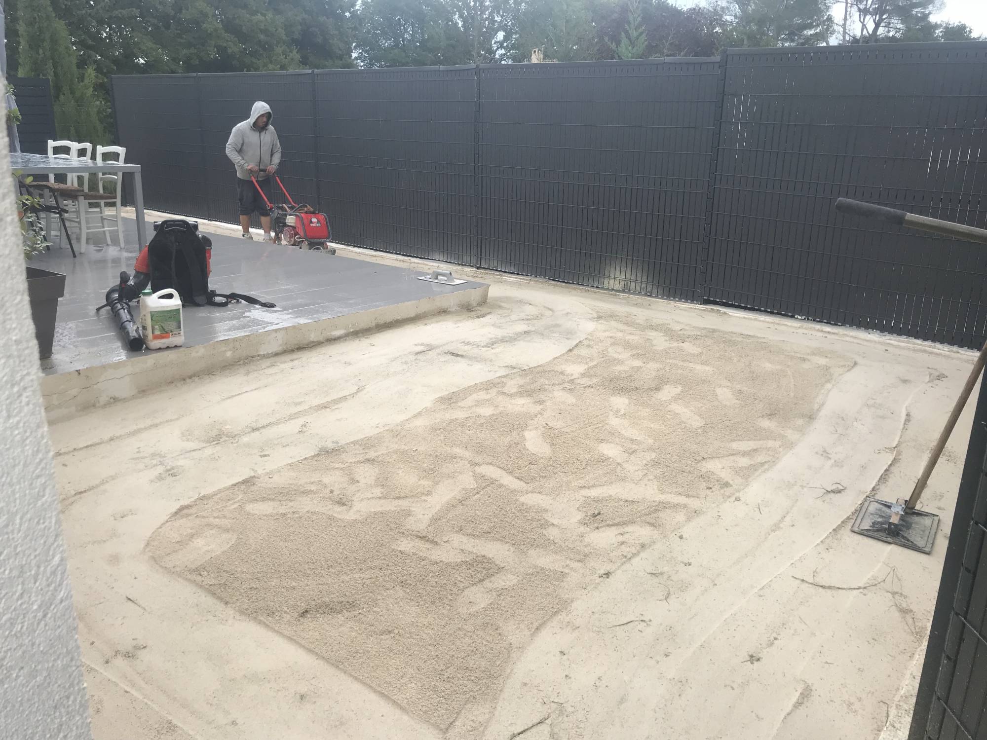 pose de pelouse artificielle à Bouc Bel Air