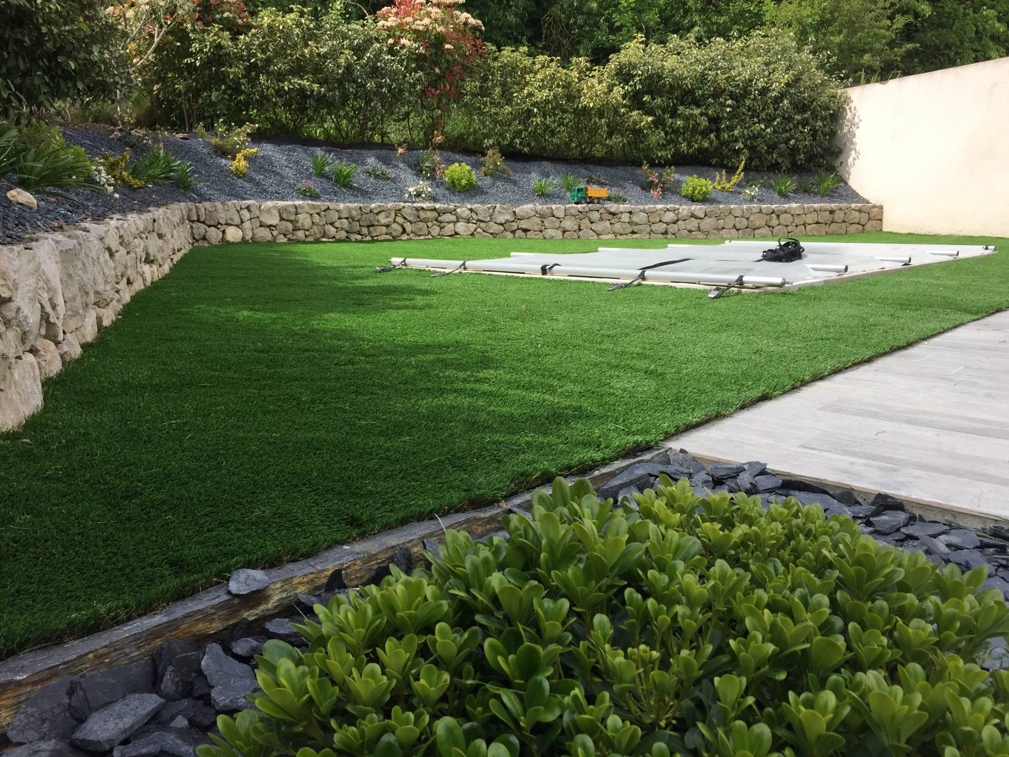 poseur de pelouse artificielle à Aix en Provence