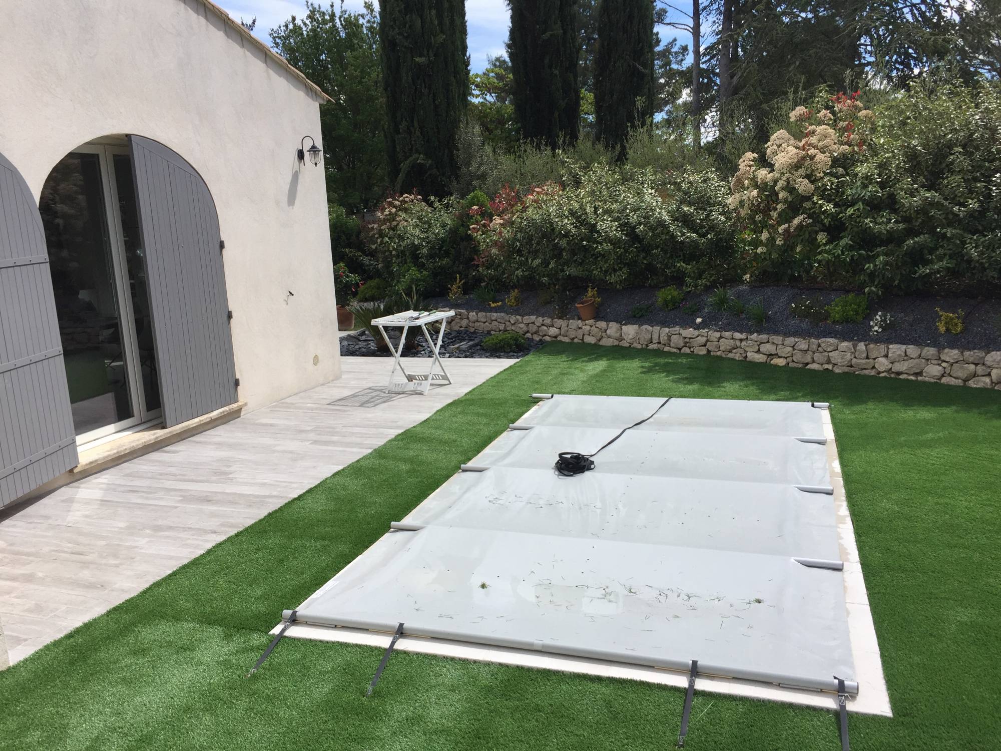 poseur de gazon synthétique à Aix en Provence