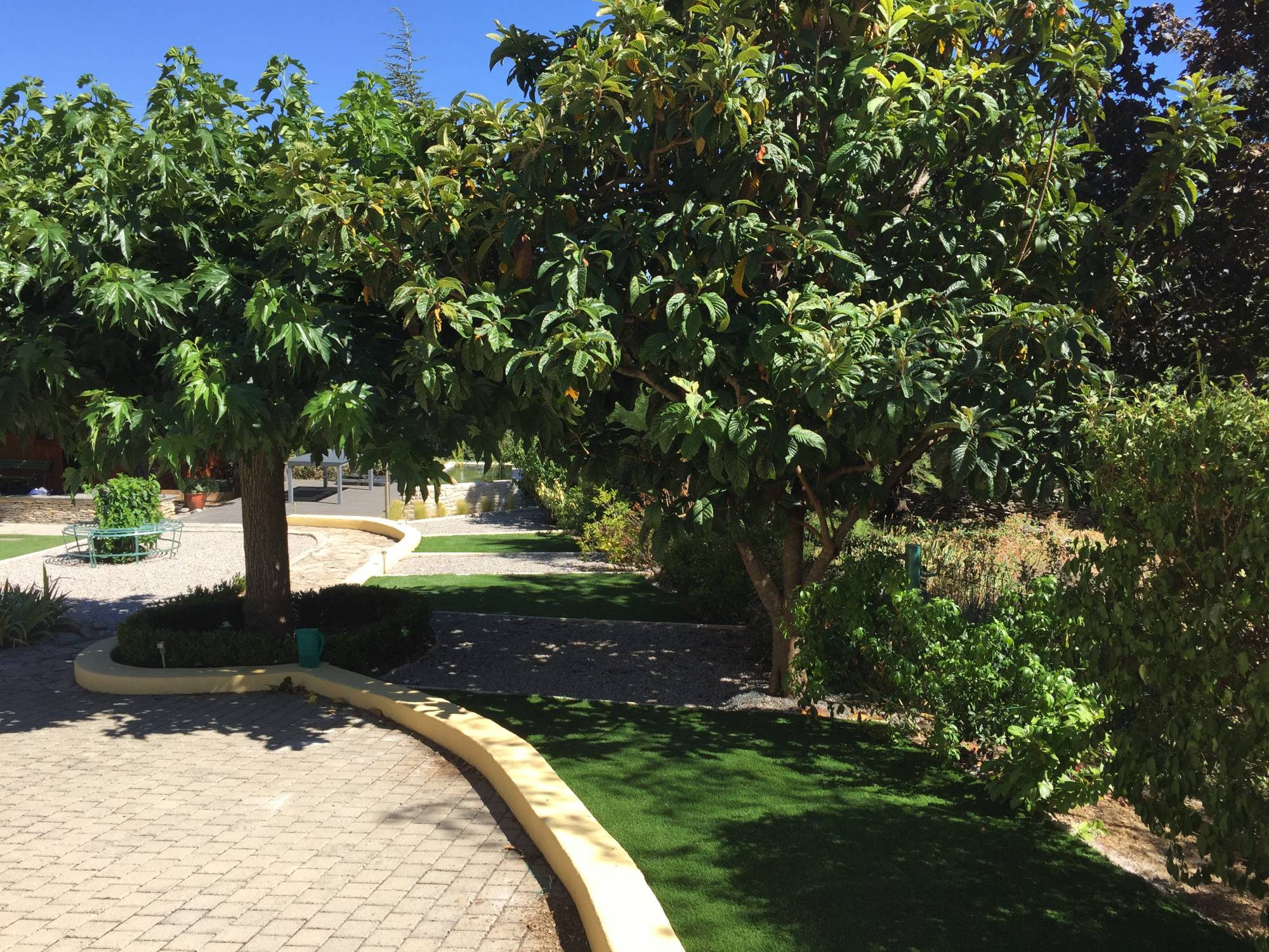 pose de gazon synthétique à salon de Provence