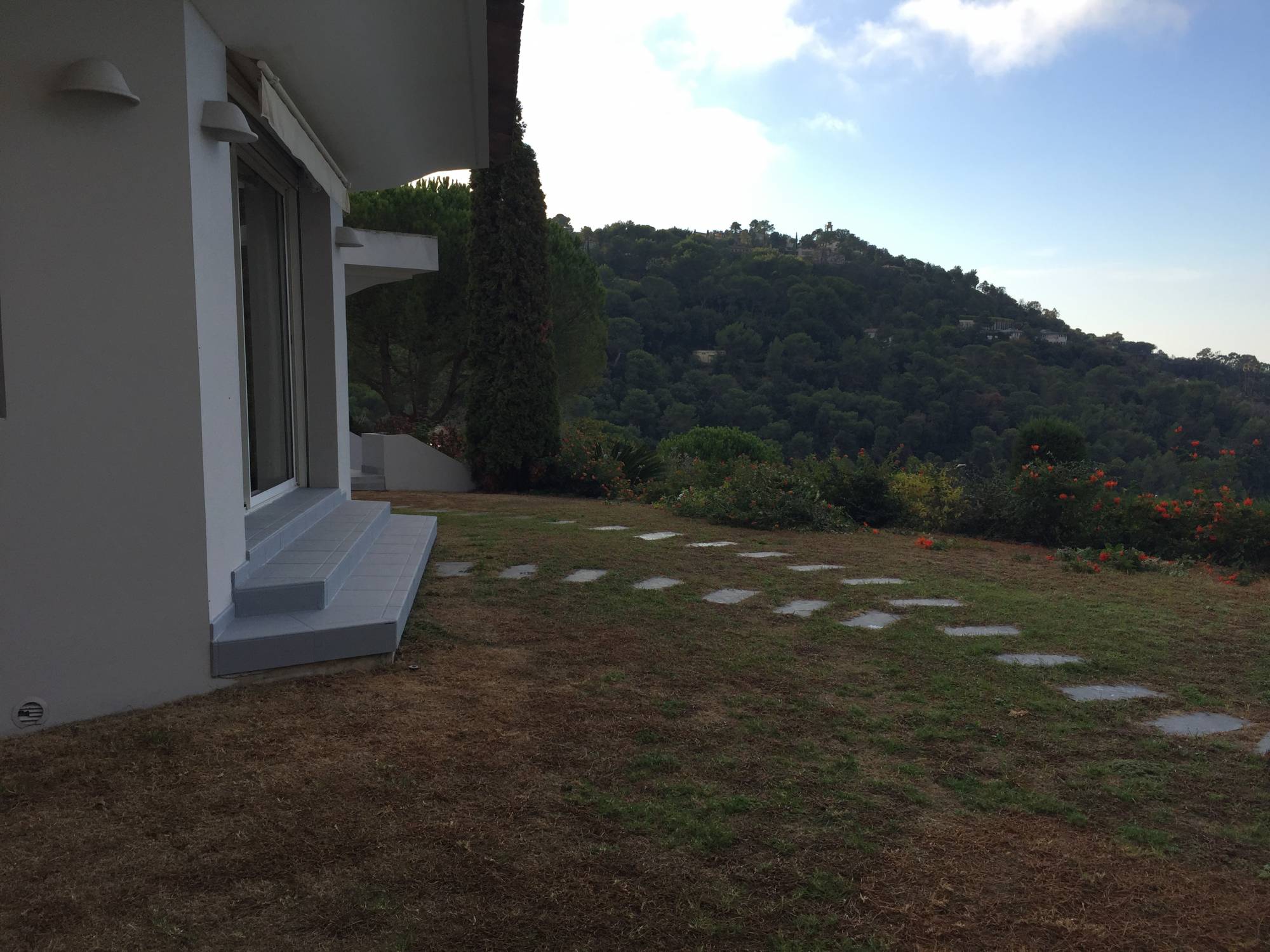 gazon artificiel à Mandelieu