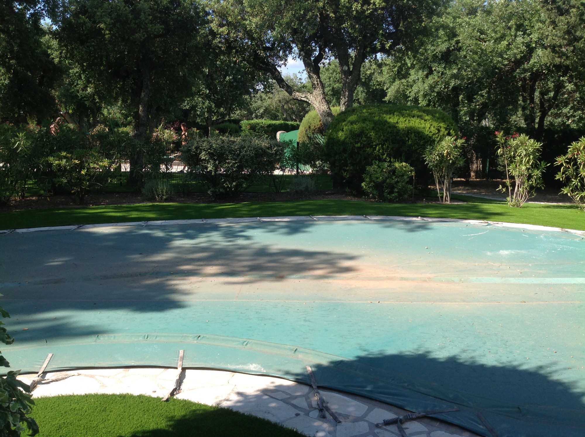 Univers gazons : poseur de gazon synthétique dans le Var