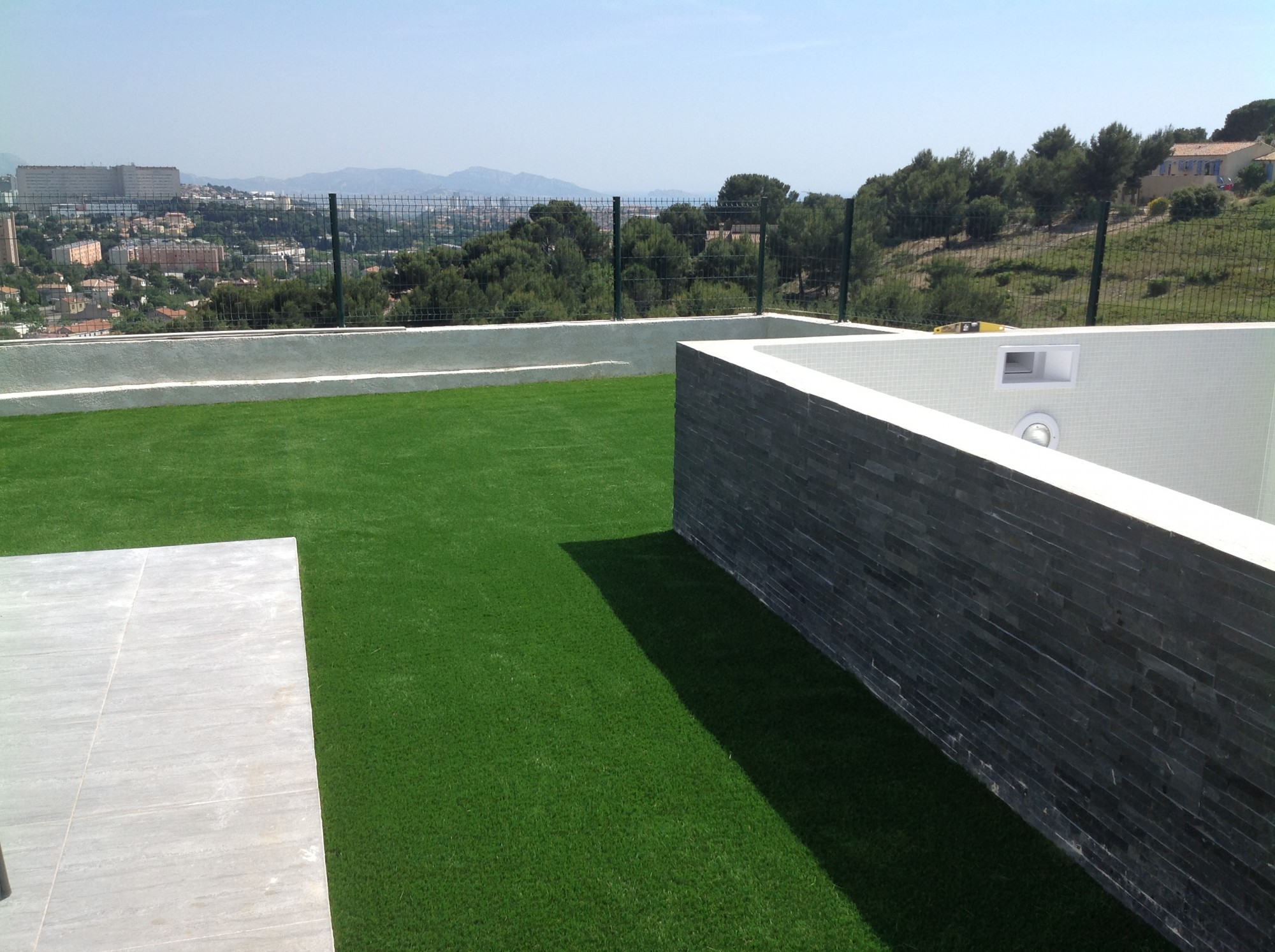 pose de pelouse artificielle Marseille