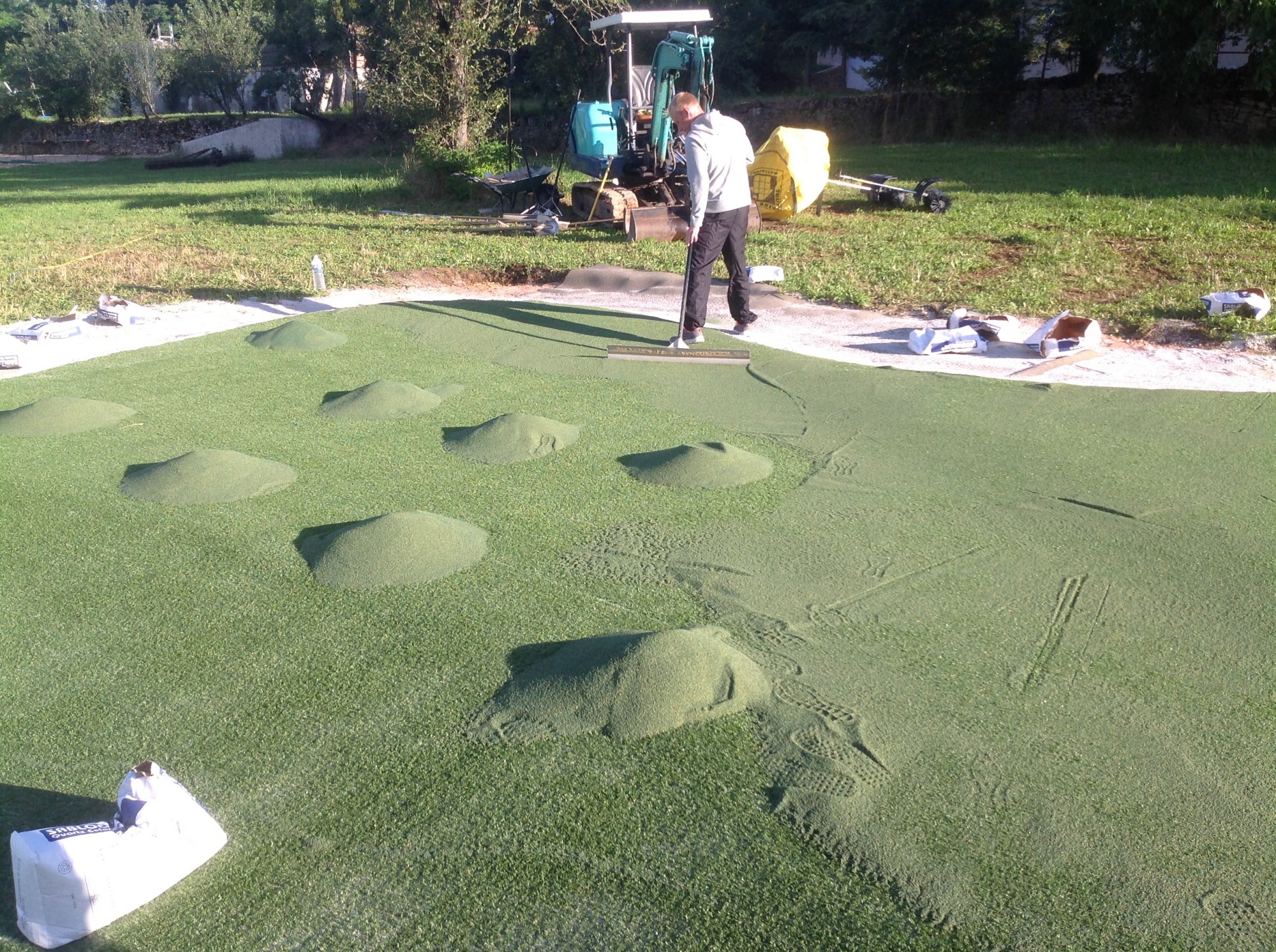 Univers gazons : constructeur de parcours de golf en synthétique