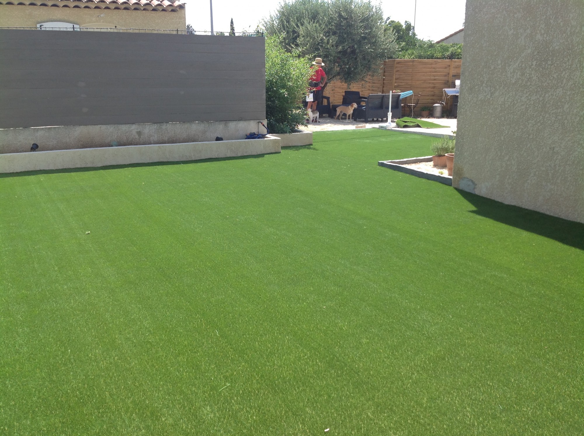 Poseur de gazon synthétique à Nice