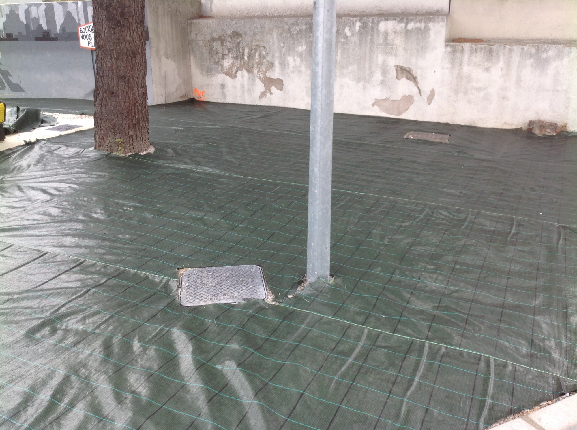 Installation de gazon artificiel pour une station service à Montpellier