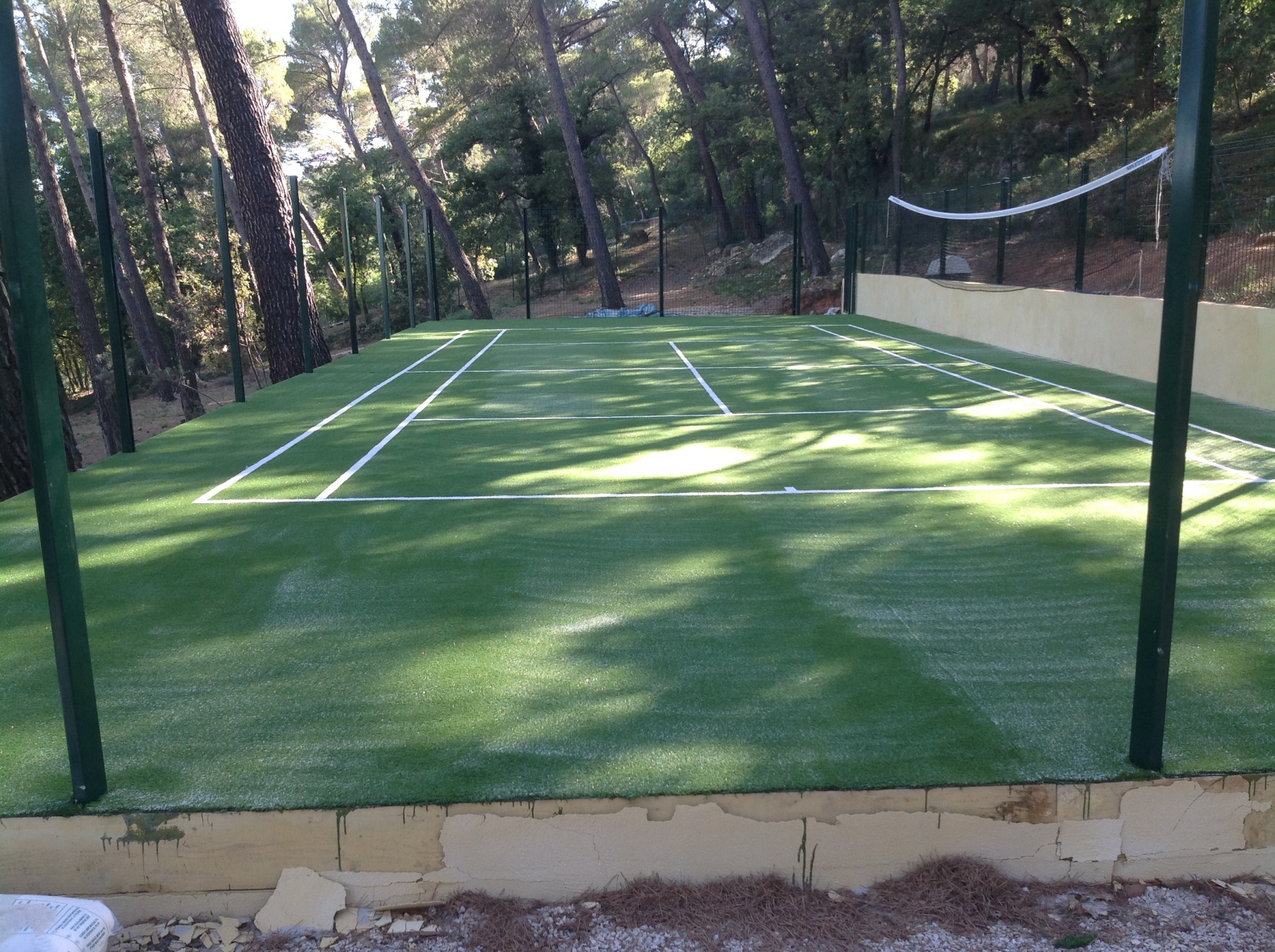 gazon synthétique pou tennis à Aix en Provence