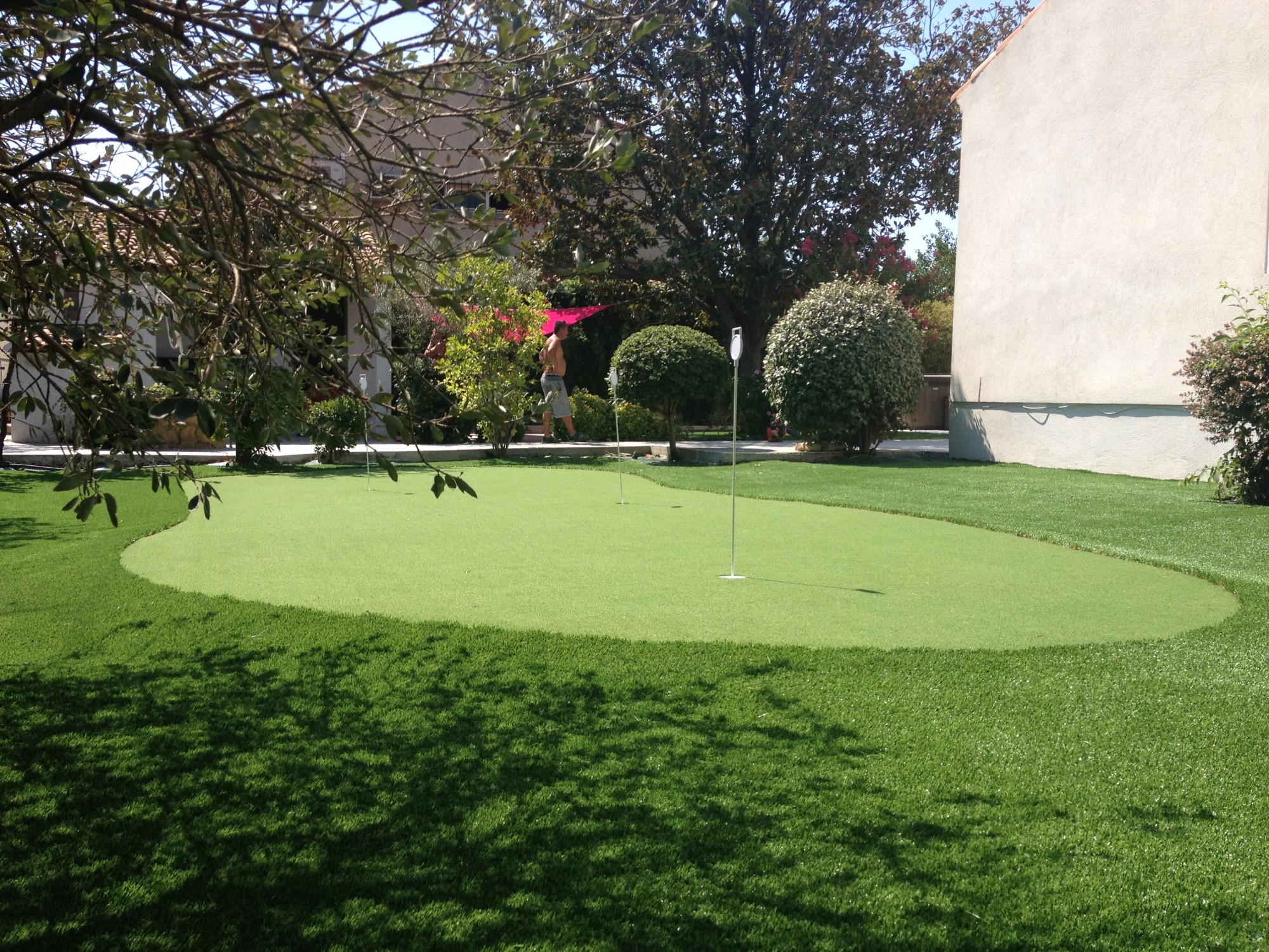 pose du putting green synthétique