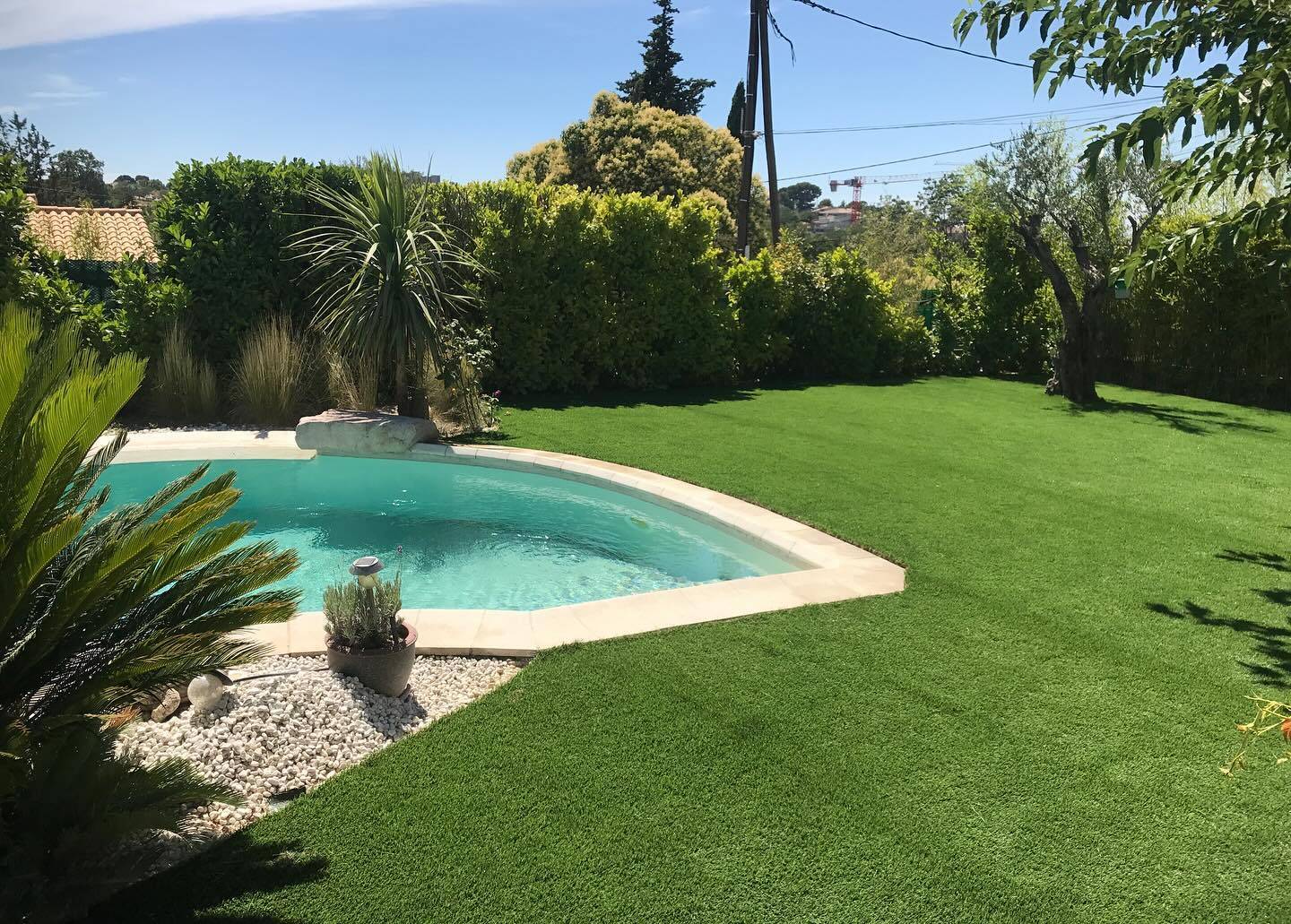 Pose de pelouse synthétique à Saint-Tropez