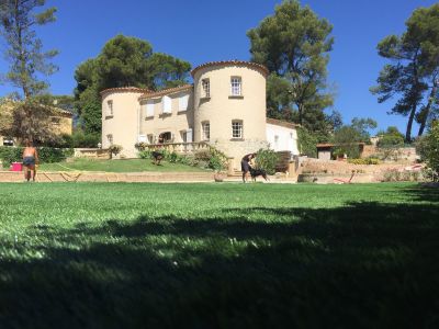 Notre zone d'activité pour ce service Pelouse synthétique pour terrasse ou balcon avec finition réaliste texture agréable au toucher et installation facile rapide durable